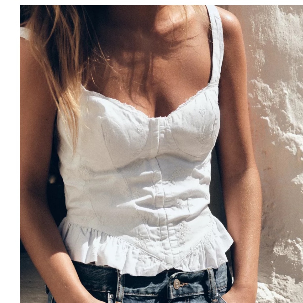 NWOT Zara white embroidered corset top XS